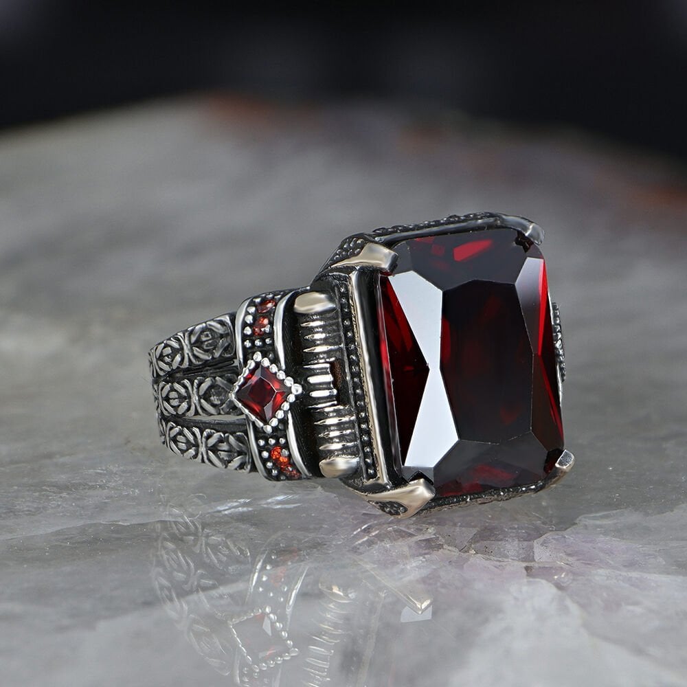 Kings Chain Ring with Red Stone