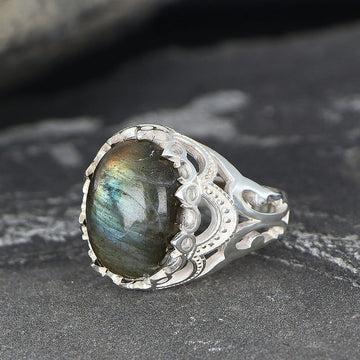 Shiny Labradorite Ring