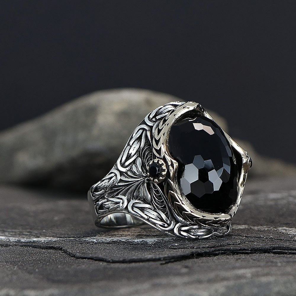 Kings Chain Ring with Onyx