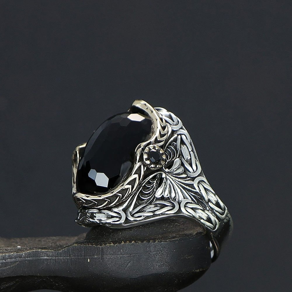 Kings Chain Ring with Onyx