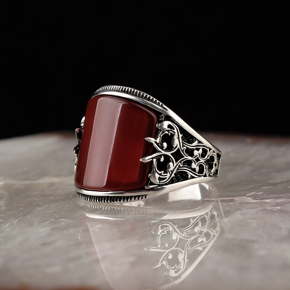 Curved Red Aqeeq Ring