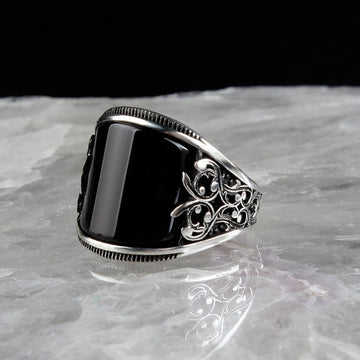 Curved Onyx Ring