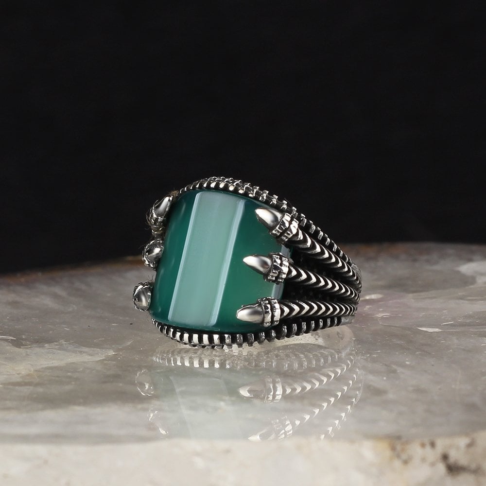 Eagle Claw Curved Green Aqeeq Ring