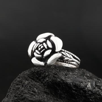 Rose Shaped Ring: Sterling Silver