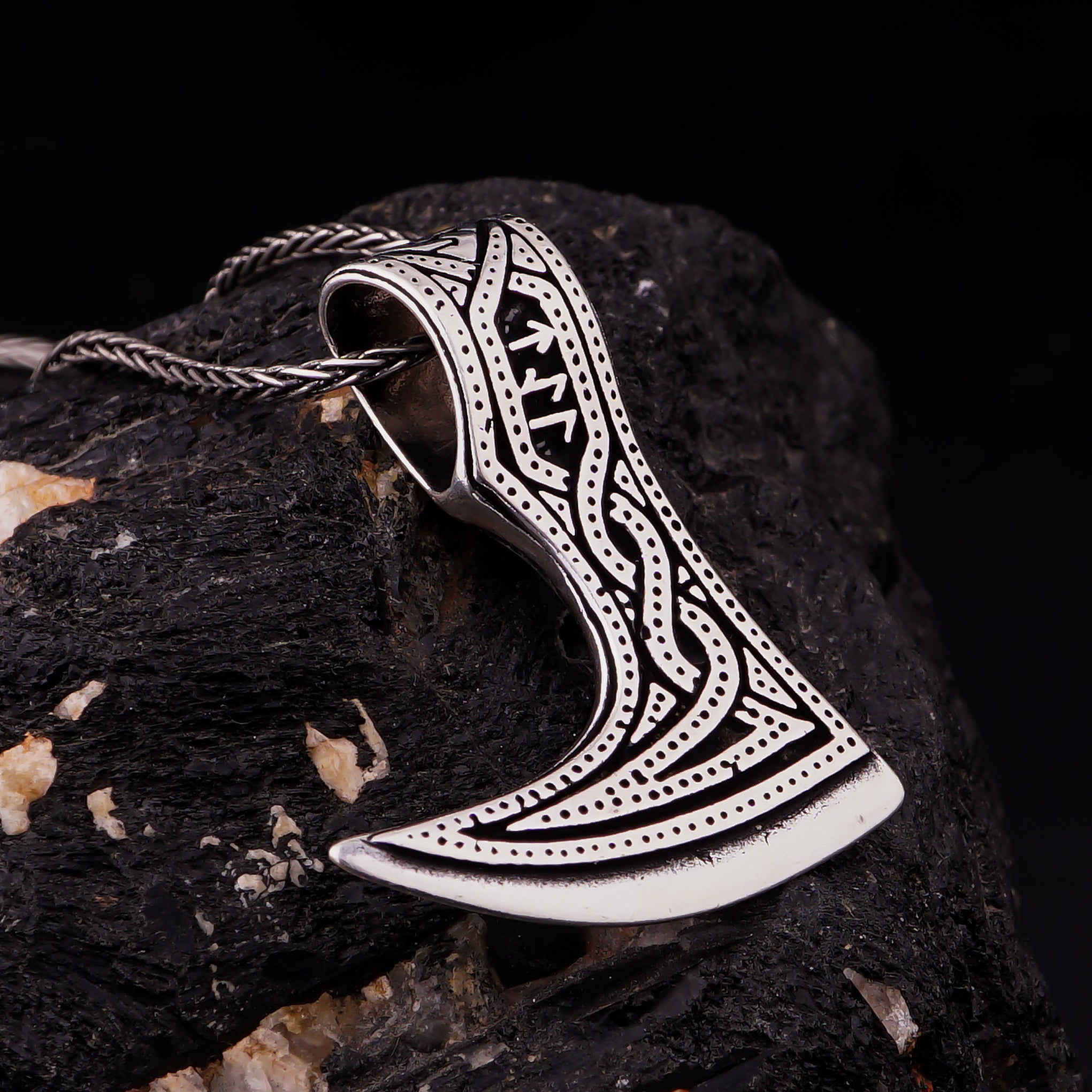 Silver Axe Pendant: Timeless Elegance