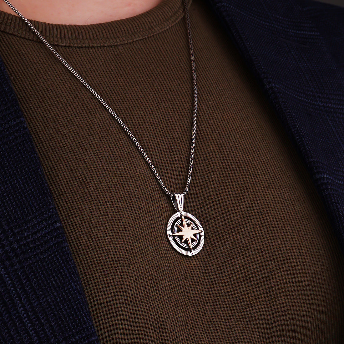 Compass Necklace: Navigate with Style