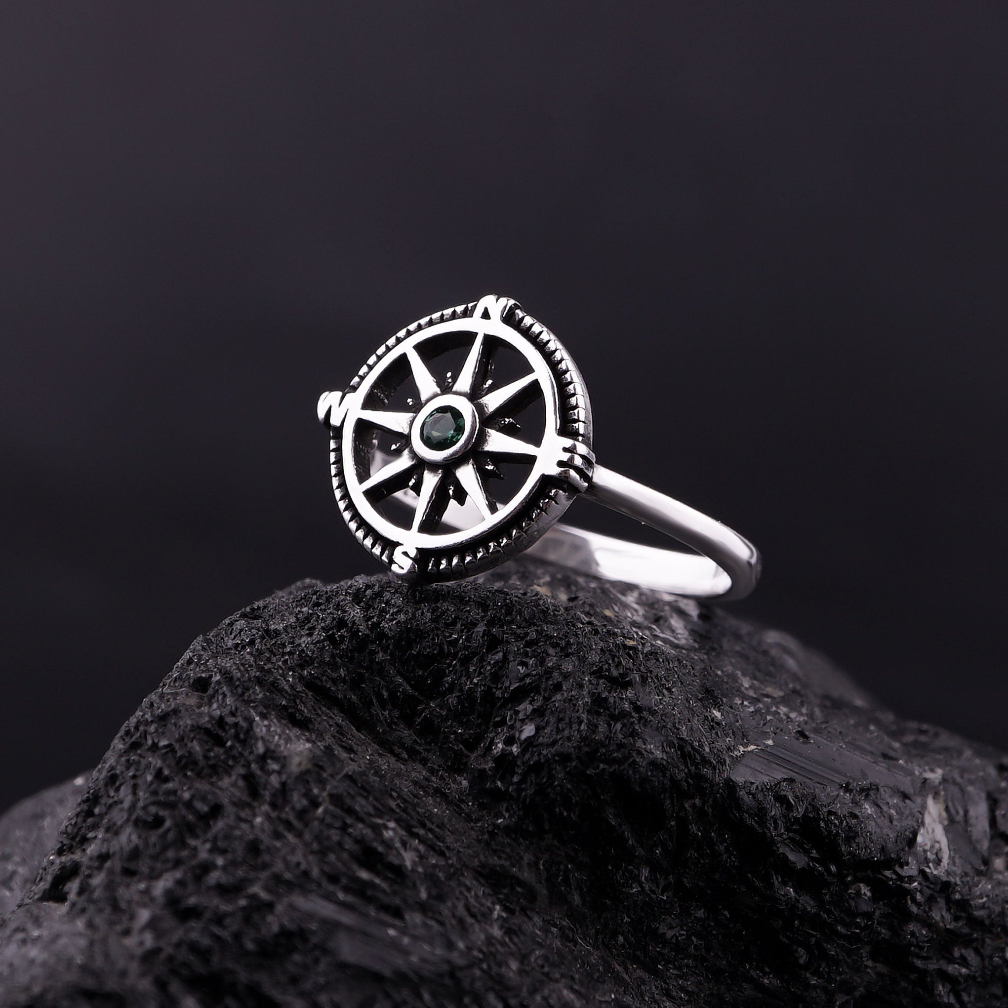 Stylish 925 Silver Compass Shape Ring