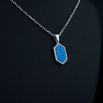 Chic Opal Necklace: 925 Silver Radiance