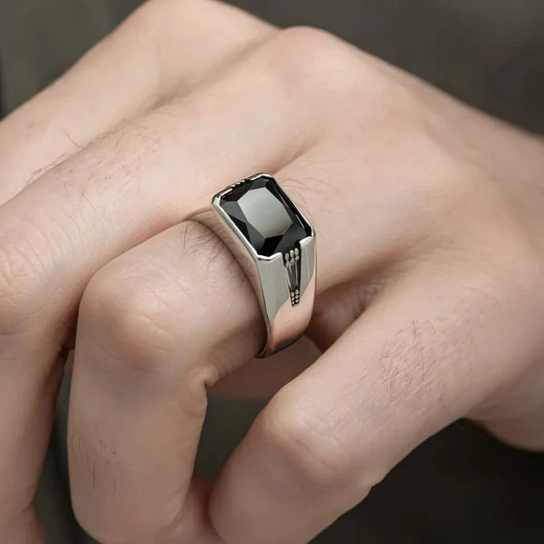 Shiny Onyx Ring